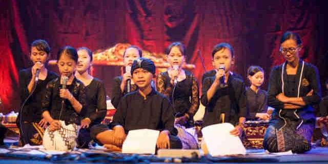 Tembang macapat uga diarani